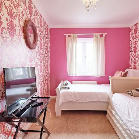 By Buildersbeds - Paignton House 4 Bedrooms Harold Wood Екстериор снимка