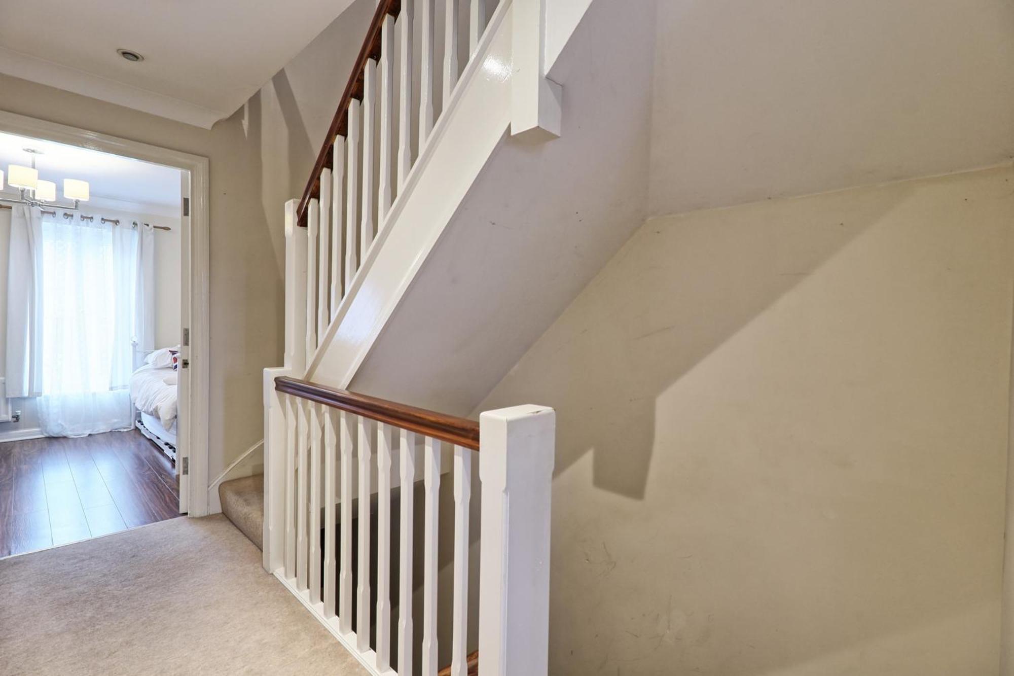 By Buildersbeds - Paignton House 4 Bedrooms Harold Wood Екстериор снимка
