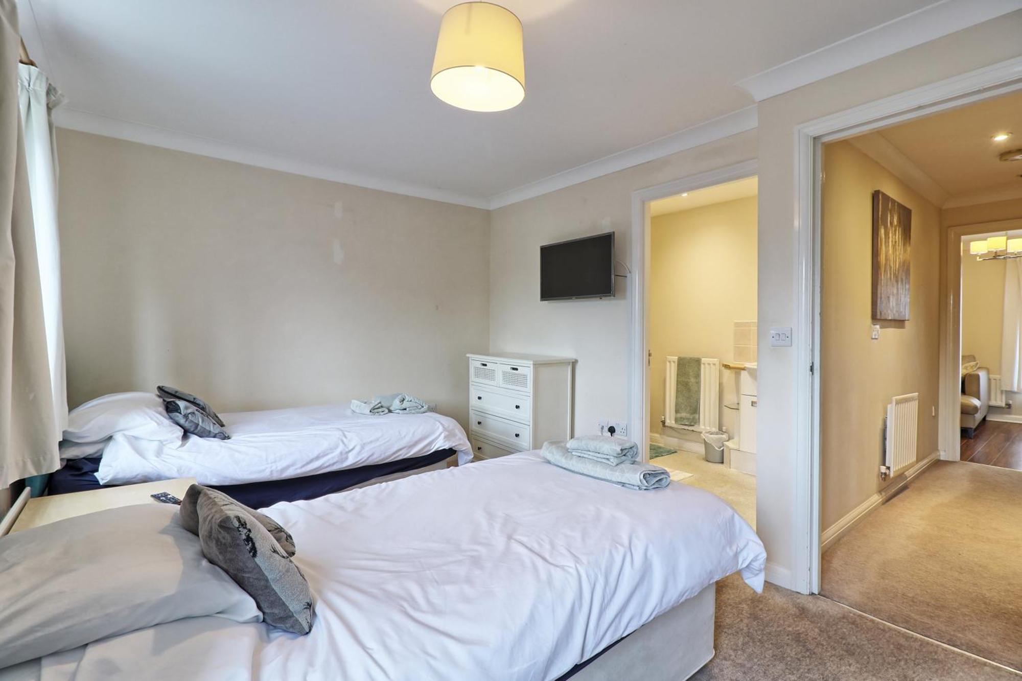 By Buildersbeds - Paignton House 4 Bedrooms Harold Wood Екстериор снимка