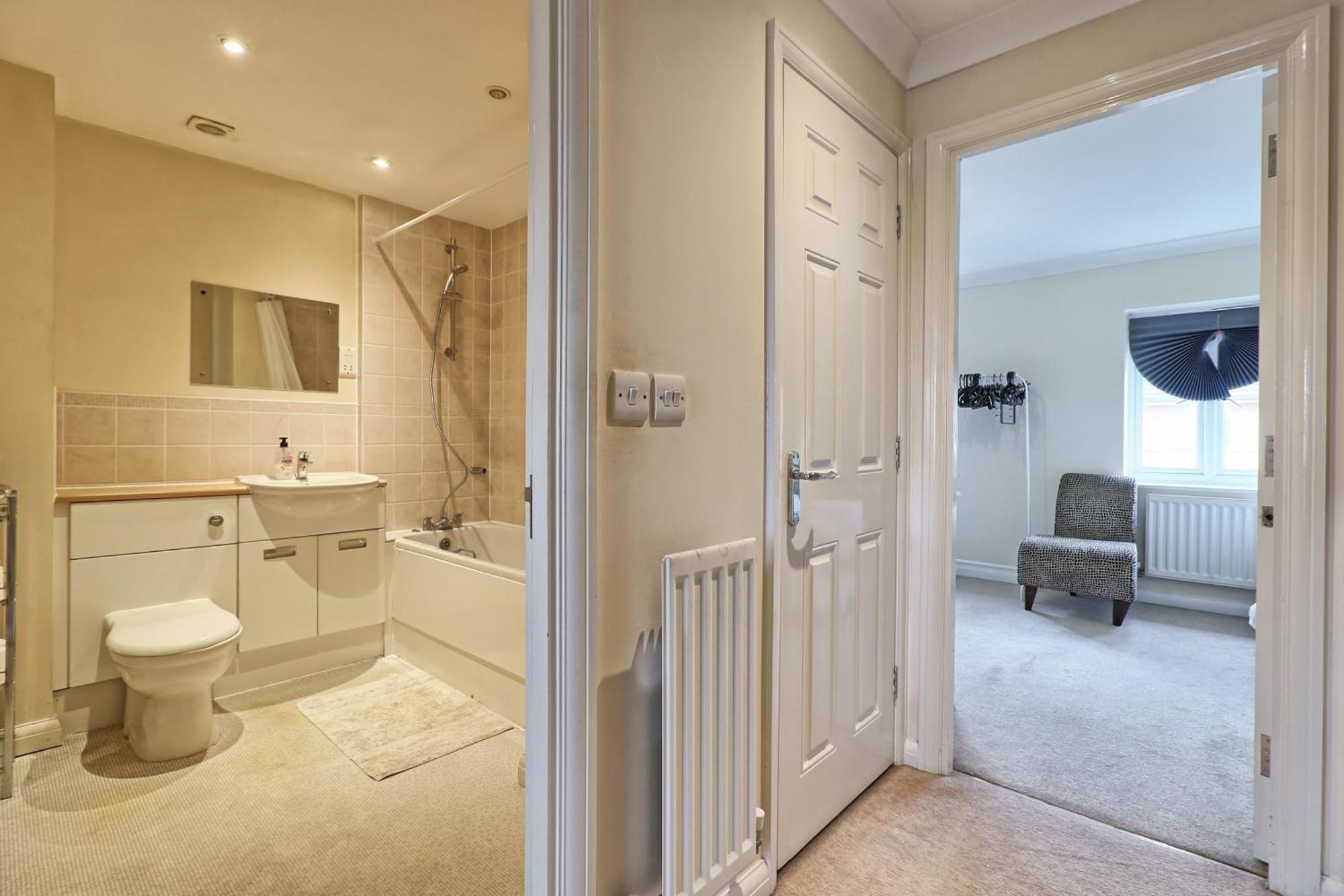 By Buildersbeds - Paignton House 4 Bedrooms Harold Wood Екстериор снимка