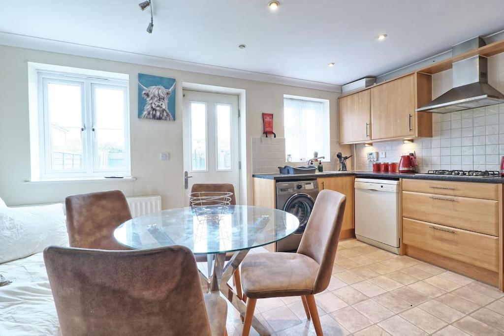 By Buildersbeds - Paignton House 4 Bedrooms Harold Wood Екстериор снимка